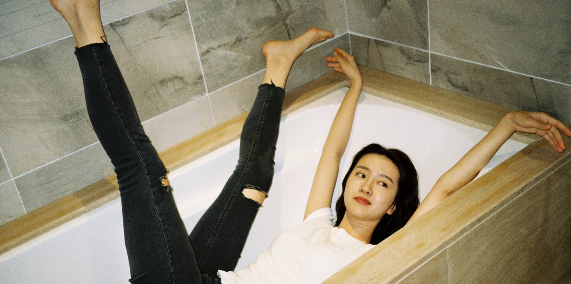 许龄月光脚丫妆造精选