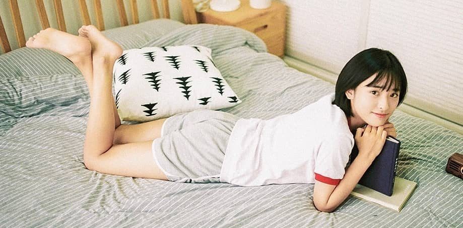 19岁的沈月，甜美的邻家小妹