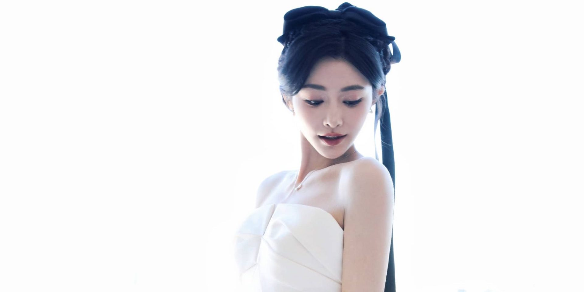 许佳琪：丝芭少女，白裙公主