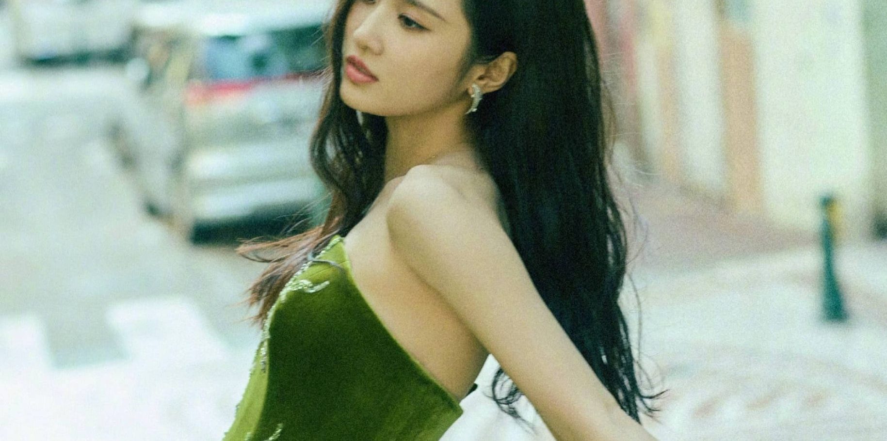 张慧雯：绿意盈盈，柔美生姿