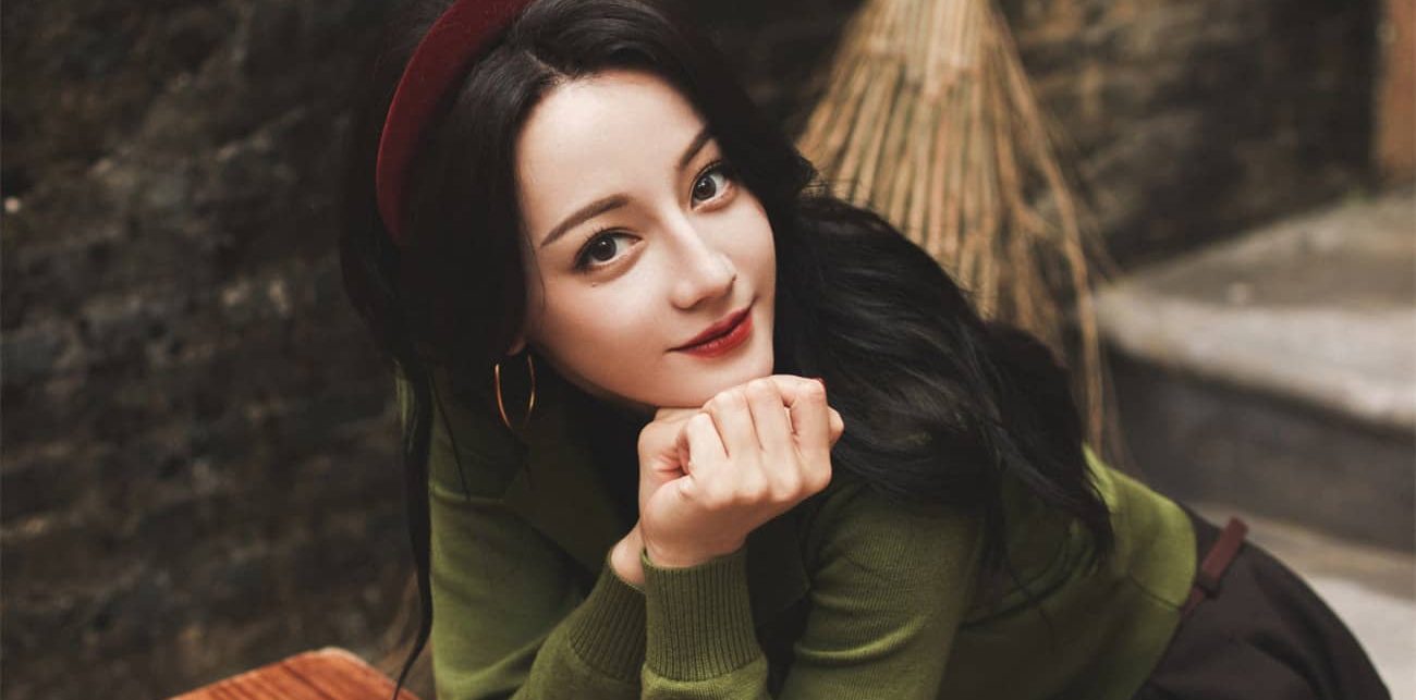 迪丽热巴：复古韵味