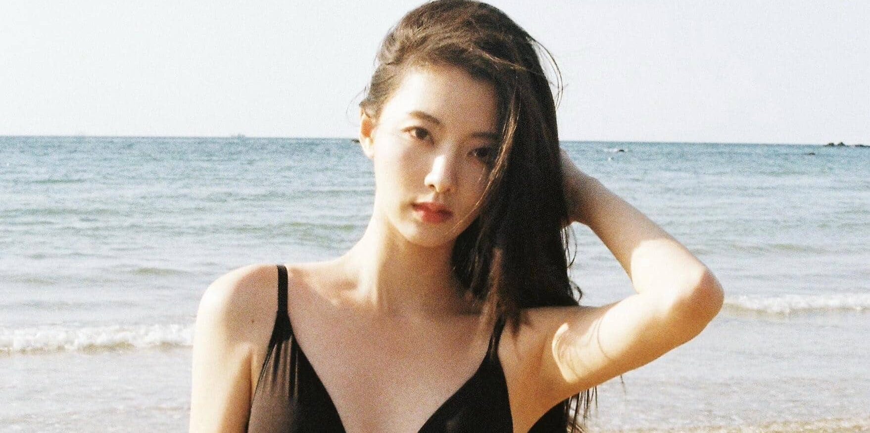何子怡夏日海边清新写真