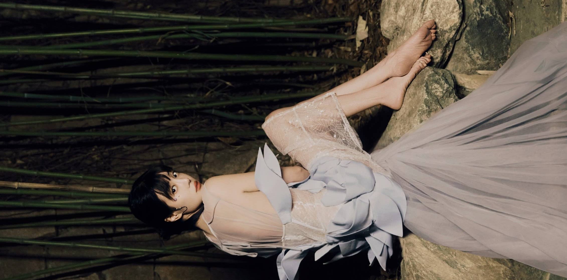 李溪芮内娱腿精光脚丫美图集