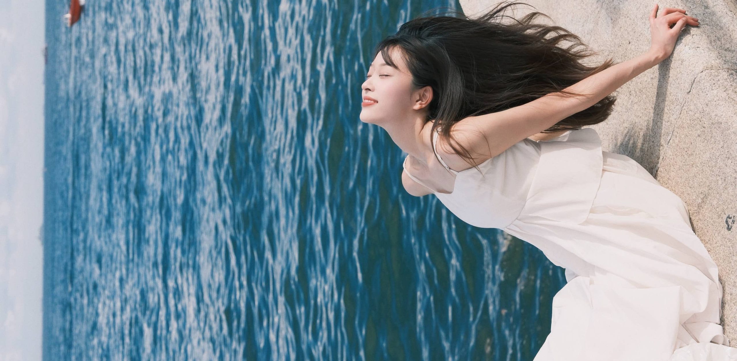 钟雯冠九月花漾少女