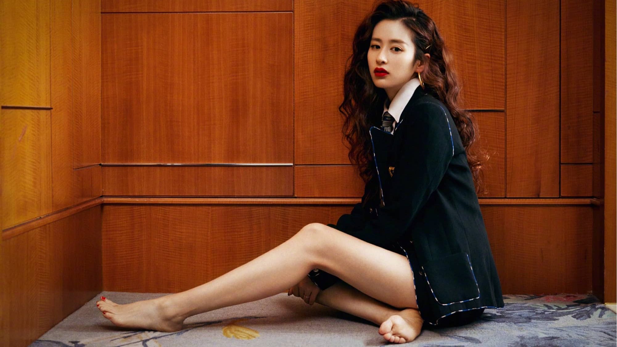 颖儿光脚丫妆造精选