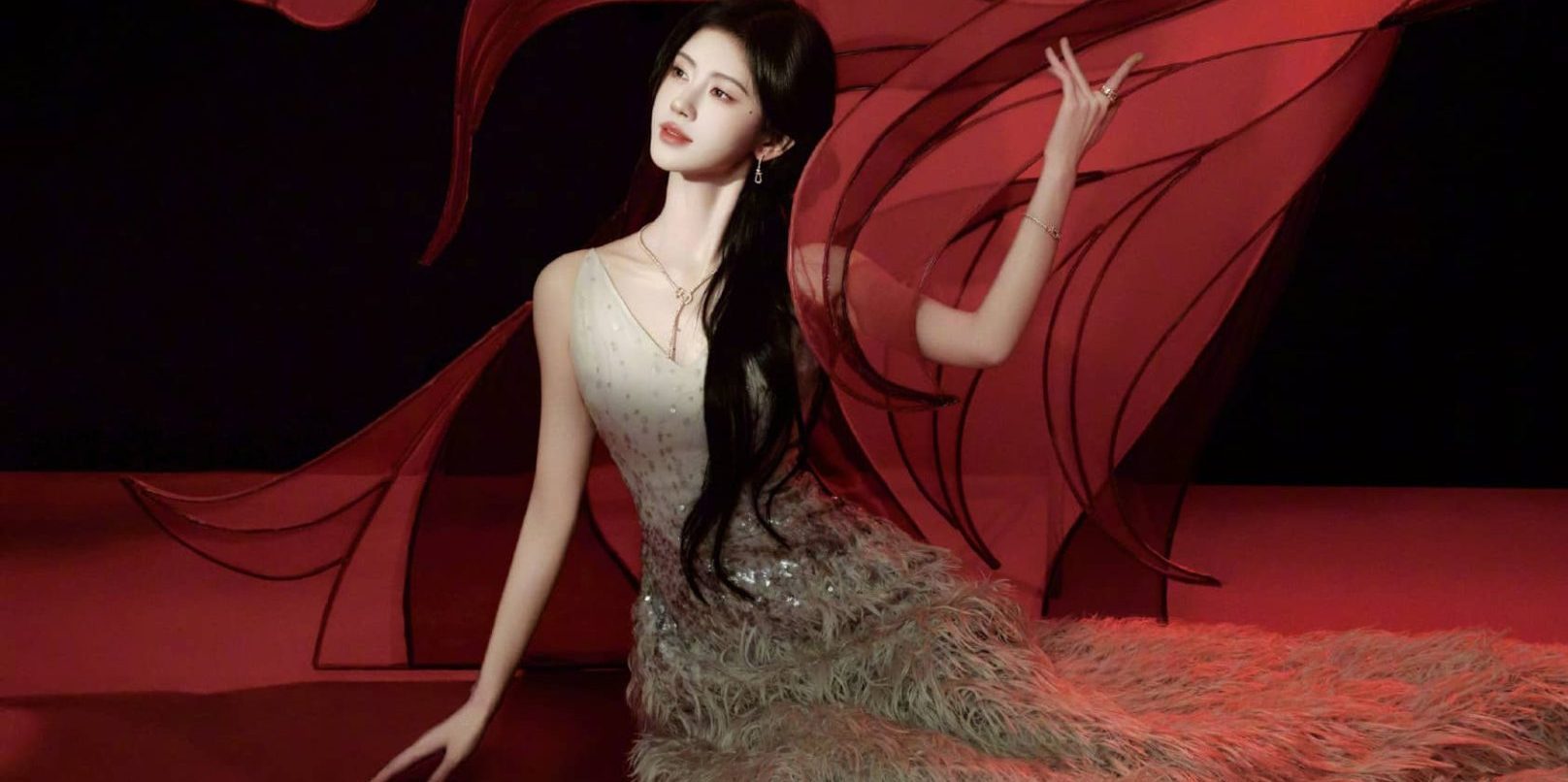 鞠婧祎，祝你一马当先，好运连连