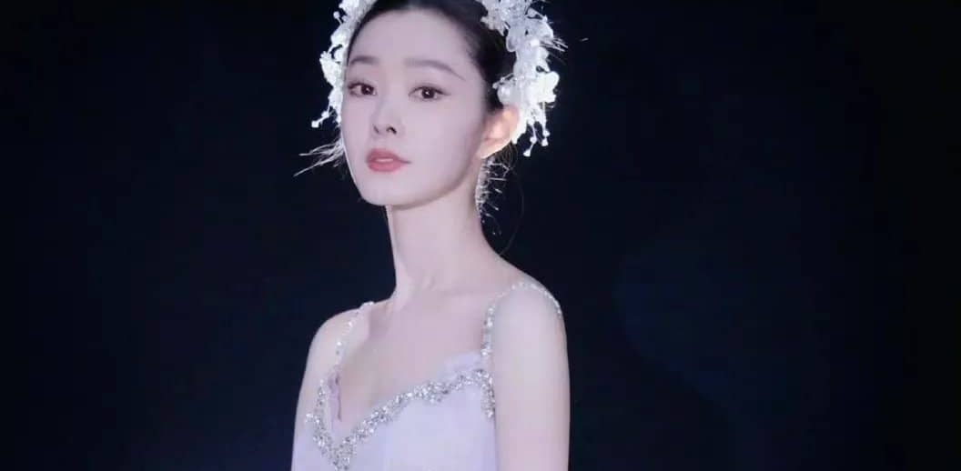 宋轶浪漫纱裙写真壁纸