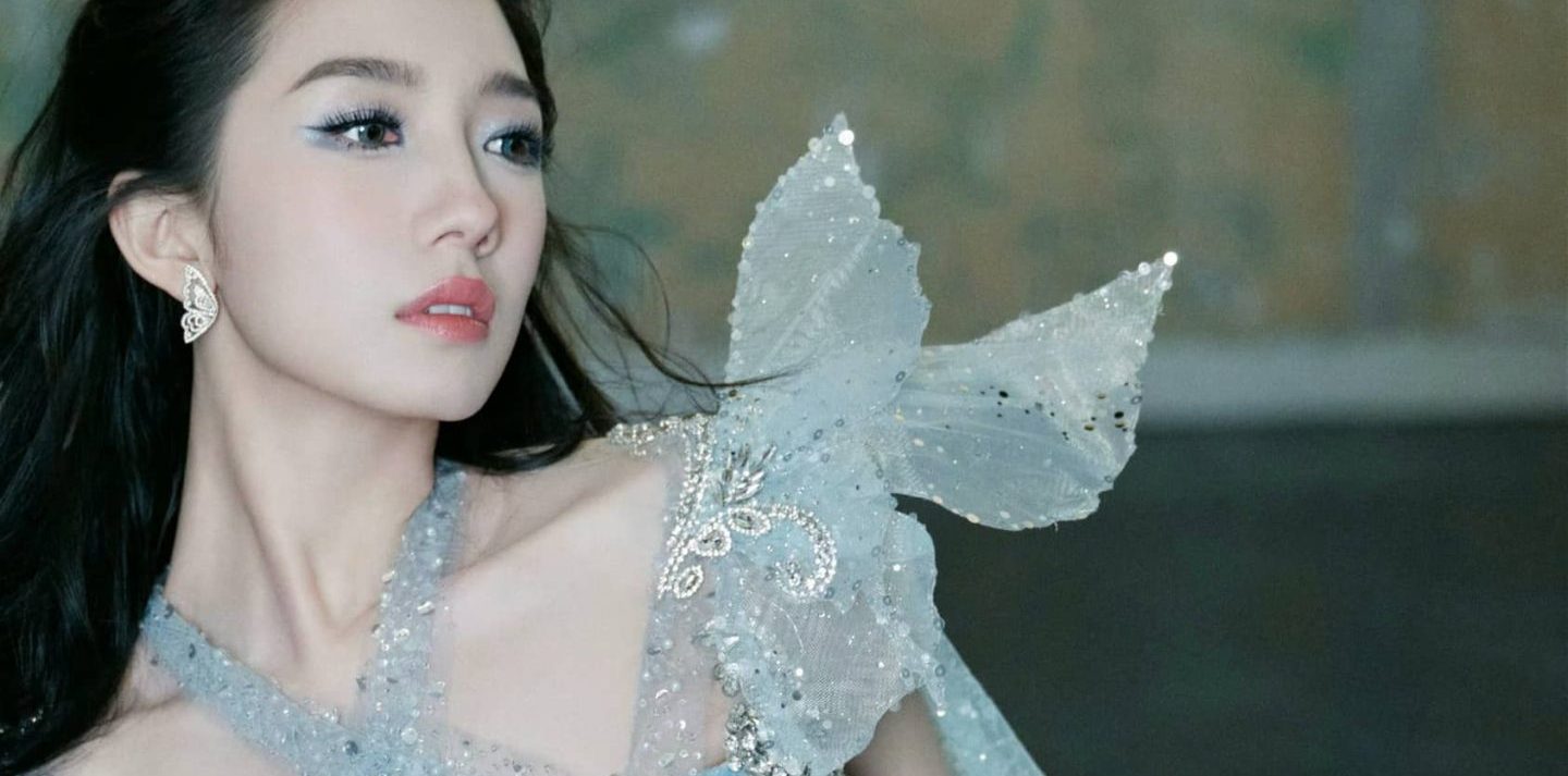 孟美岐，轻纱曼妙纯美壁纸